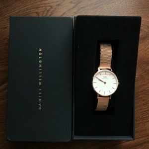 Daniel Wellington Petite Melrose 28mm Gold